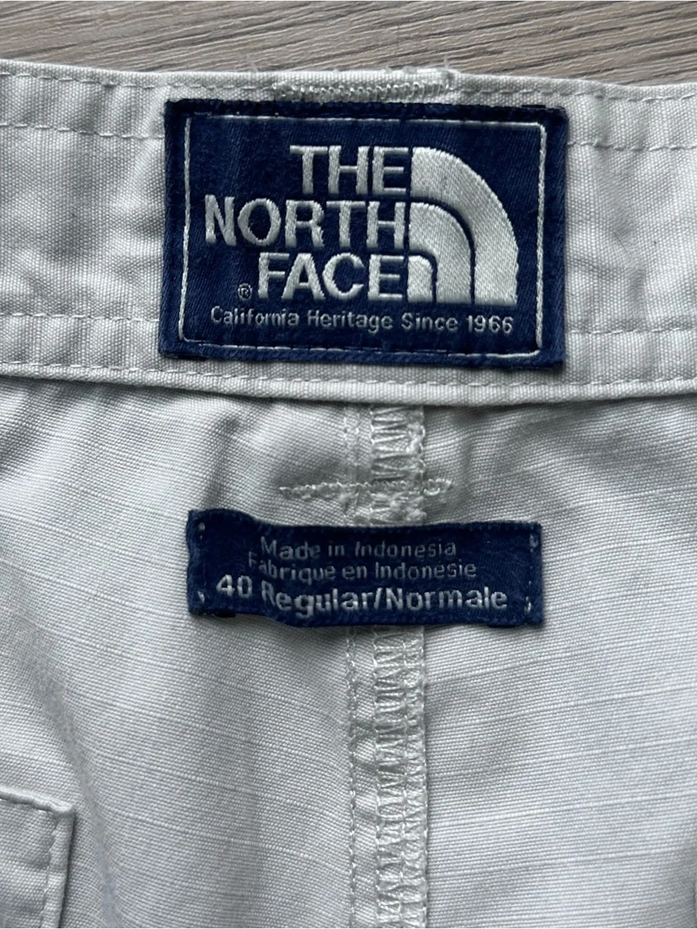 The North Face Cargo Shorts Men’s Size 40 Beige Khaki Hiking Utility Outdoor
